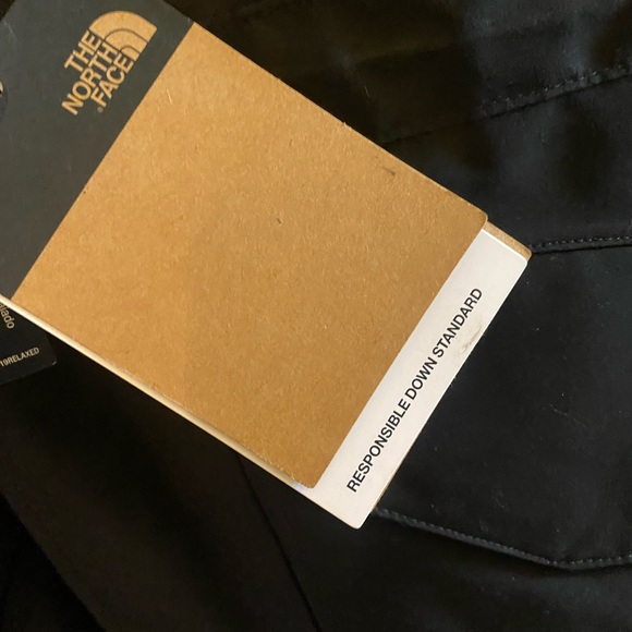 THE NORTH FACE
Men's Expedition
McMurdo Parka, Black - Picture 8 of 11